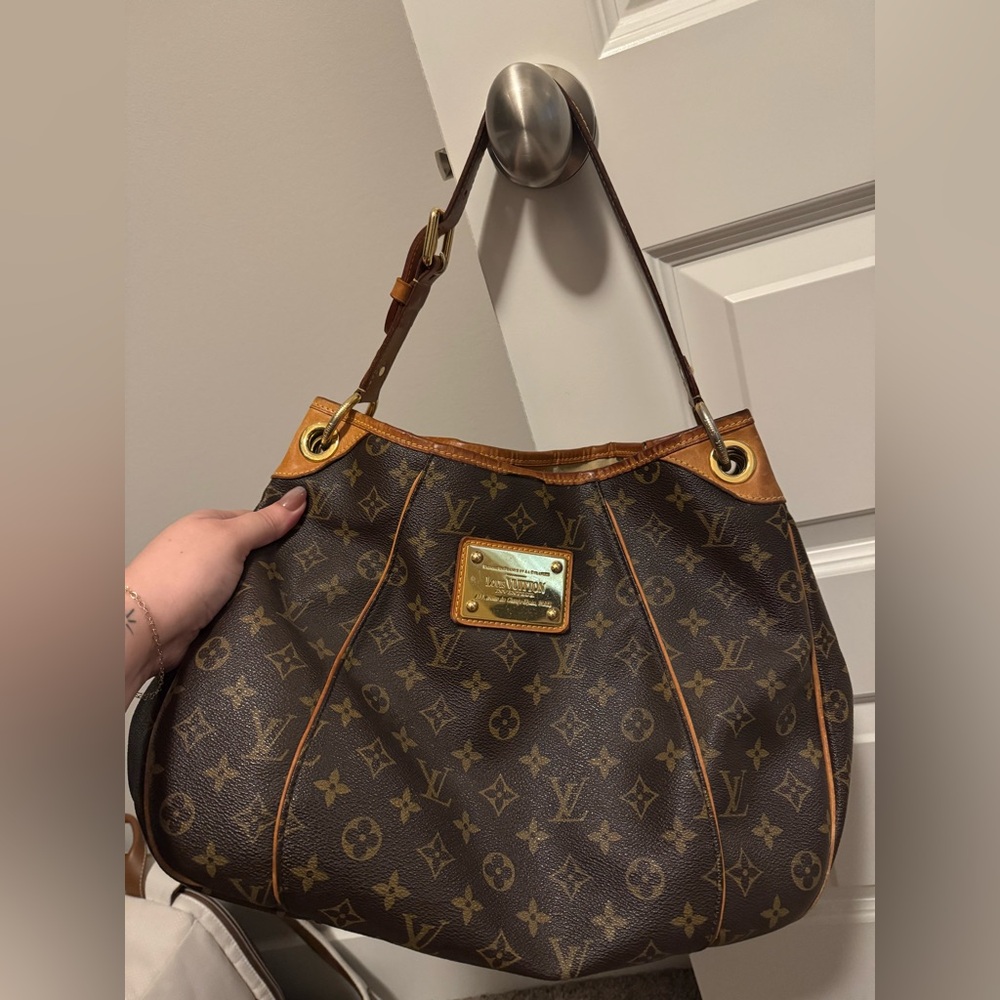 Louis Vuitton Galliera PM
